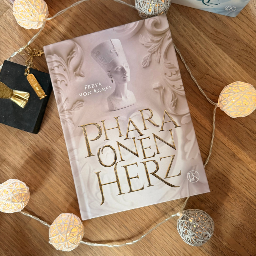 Pharaonenherz (Band 3) – Hardcover, signiert, mit Farbschnitt + Charakterkarten