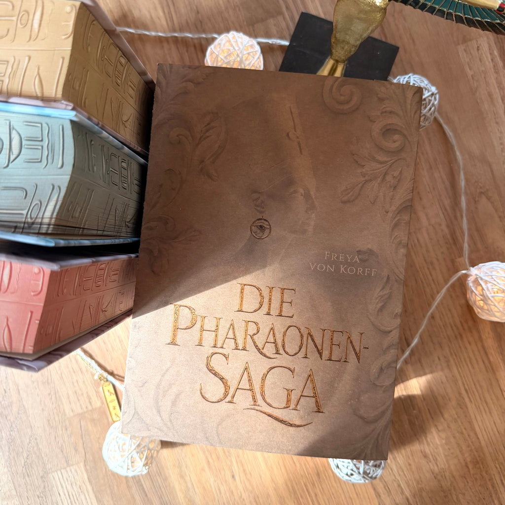 Die Pharaonen-SAGA – Band 1–3 im Schuber, signiert, mit Charakterkarten